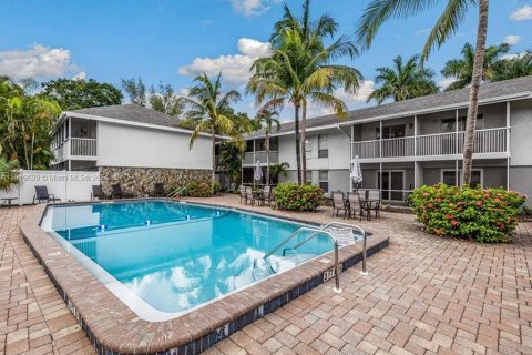 Condo in Fort Myers, Florida, 1 bedroom  № 1241625 - photo 4