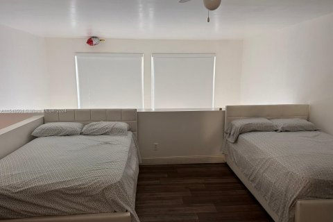 Condo in Hialeah, Florida, 1 bedroom  № 1060914 - photo 8