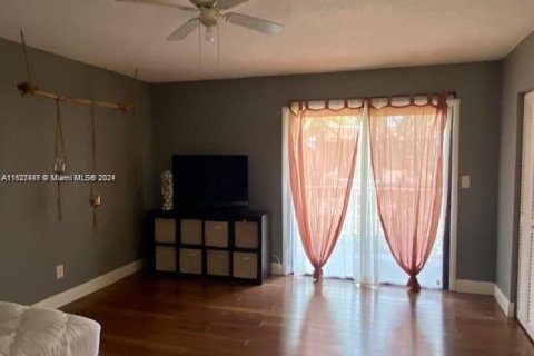 Condo in Davie, Florida, 2 bedrooms  № 1282832 - photo 8