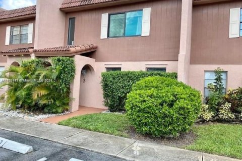 Copropriété à vendre à Davie, Floride: 2 chambres, 126.35 m2 № 1282832 - photo 1