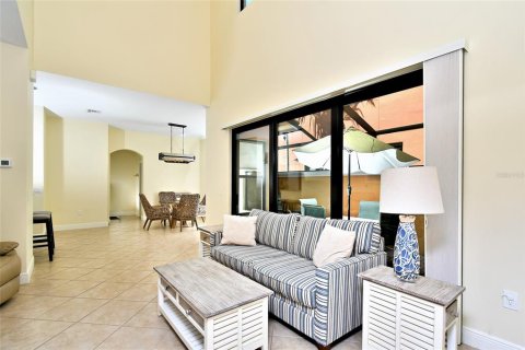 House in Naples, Florida 3 bedrooms, 196.49 sq.m. № 1020320 - photo 10