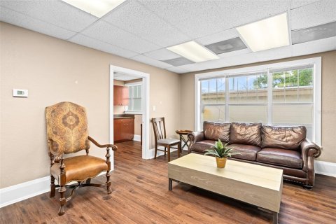 Immobilier commercial à louer à Kissimmee, Floride: 252.69 m2 № 1051535 - photo 11