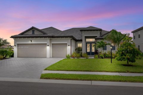 Casa en venta en Bradenton, Florida, 3 dormitorios, 245.91 m2 № 1325962 - foto 1