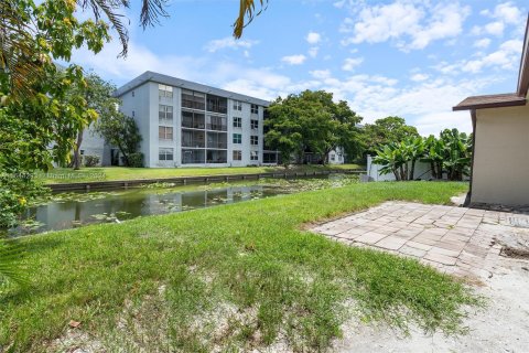 Villa ou maison à vendre à Oakland Park, Floride: 3 chambres, 166.11 m2 № 1326004 - photo 19