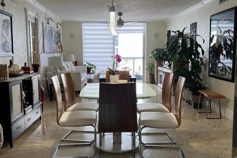 Condo in Miami Beach, Florida, 2 bedrooms  № 1056710 - photo 5