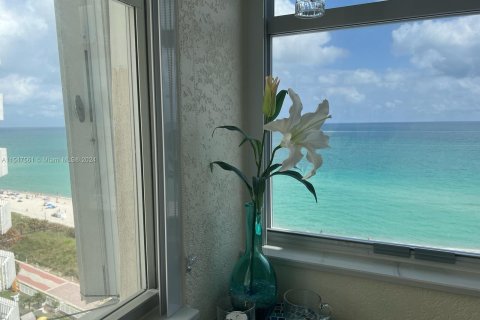 Condominio en venta en Miami Beach, Florida, 2 dormitorios, 118.08 m2 № 1056710 - foto 3