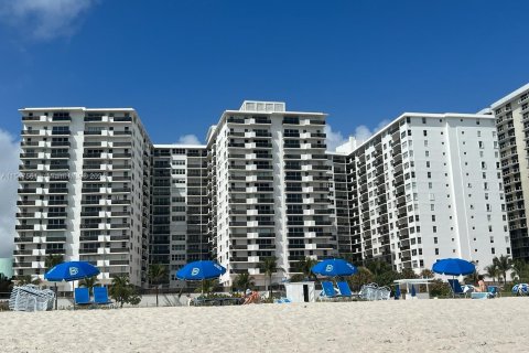 Condominio en venta en Miami Beach, Florida, 2 dormitorios, 118.08 m2 № 1056710 - foto 17