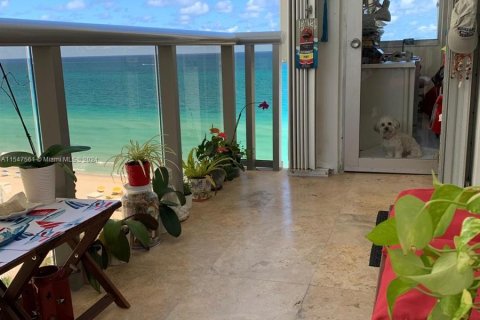 Condominio en venta en Miami Beach, Florida, 2 dormitorios, 118.08 m2 № 1056710 - foto 4