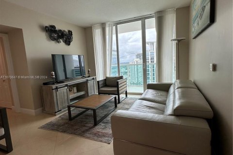 Condominio en venta en Fort Lauderdale, Florida, 2 dormitorios, 111.67 m2 № 1397410 - foto 1