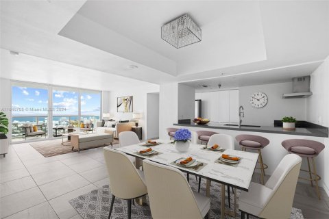 Condo in Miami Beach, Florida, 3 bedrooms  № 1331873 - photo 1