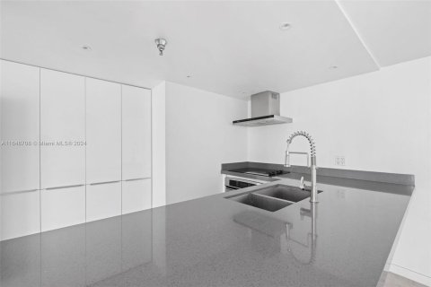 Condo in Miami Beach, Florida, 3 bedrooms  № 1331873 - photo 15