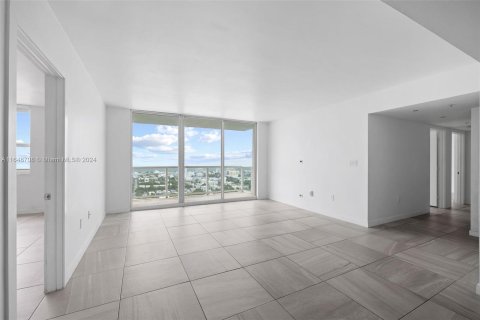 Condo in Miami Beach, Florida, 3 bedrooms  № 1331873 - photo 9