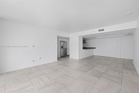 Condo in Miami Beach, Florida, 3 bedrooms  № 1331873 - photo 12