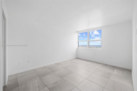 Condo in Miami Beach, Florida, 3 bedrooms  № 1331873 - photo 22