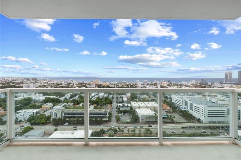 Condo in Miami Beach, Florida, 3 bedrooms  № 1331873 - photo 6