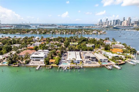 Condo in Miami Beach, Florida, 1 bedroom  № 1330961 - photo 13