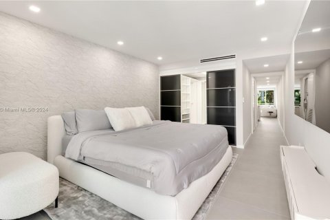 Condo in Miami Beach, Florida, 1 bedroom  № 1330961 - photo 8