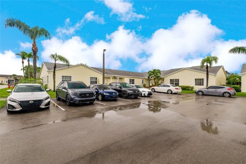 Copropriété à vendre à Miami, Floride: 3 chambres, 99.41 m2 № 1396765 - photo 2