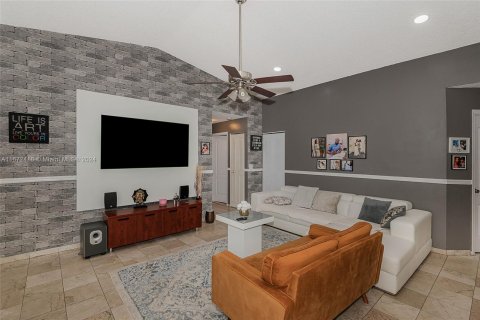 Copropriété à vendre à Miami, Floride: 3 chambres, 99.41 m2 № 1396765 - photo 5