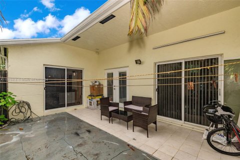 Copropriété à vendre à Miami, Floride: 3 chambres, 99.41 m2 № 1396765 - photo 27