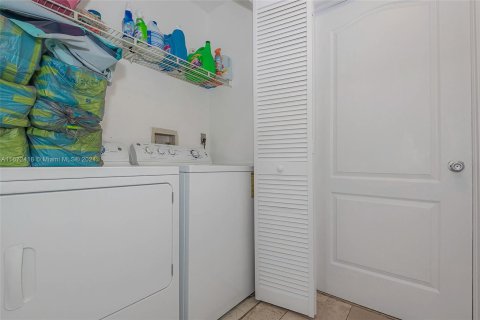 Copropriété à vendre à Miami, Floride: 3 chambres, 99.41 m2 № 1396765 - photo 26