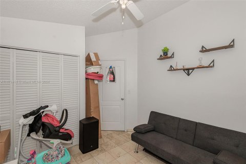 Copropriété à vendre à Miami, Floride: 3 chambres, 99.41 m2 № 1396765 - photo 24