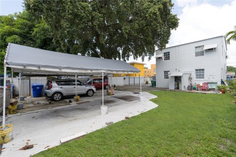 Commercial property in Miami, Florida 144.93 sq.m. № 1241326 - photo 12