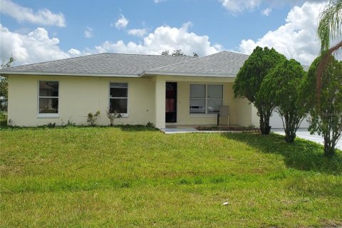 House in Kissimmee, Florida 3 bedrooms, 130.06 sq.m. № 1346239 - photo 1