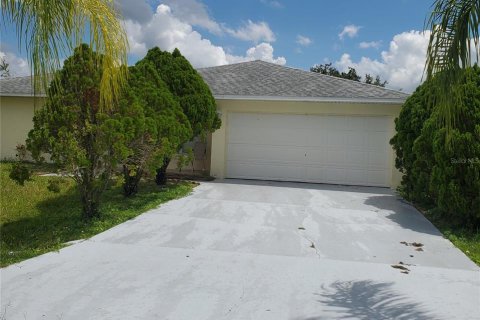 Villa ou maison à vendre à Kissimmee, Floride: 3 chambres, 130.06 m2 № 1346239 - photo 4