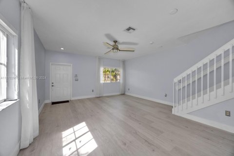 Touwnhouse à vendre à Miramar, Floride: 2 chambres, 134.71 m2 № 1389582 - photo 8