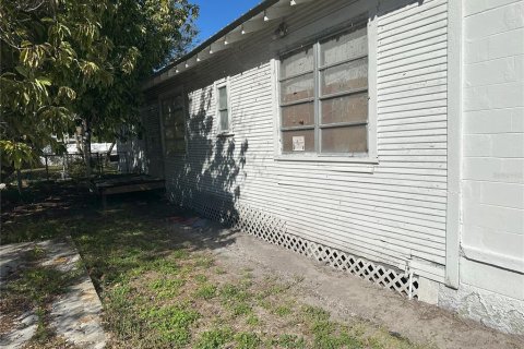 House in Tampa, Florida 3 bedrooms, 120.22 sq.m. № 1390144 - photo 30