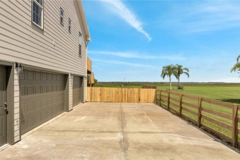 Casa en venta en Kissimmee, Florida, 4 dormitorios, 263.94 m2 № 1278234 - foto 3