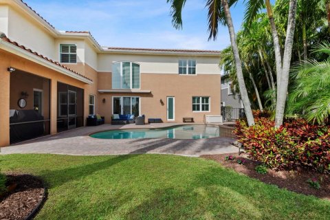 House in Boynton Beach, Florida 6 bedrooms, 453.55 sq.m. № 1075834 - photo 18