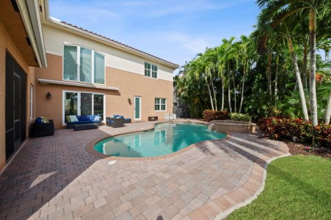 House in Boynton Beach, Florida 6 bedrooms, 453.55 sq.m. № 1075834 - photo 19
