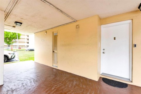 Condominio en venta en Miami, Florida, 1 dormitorio, 63.17 m2 № 1389936 - foto 15