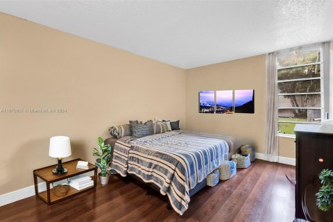 Condo in Miami, Florida, 1 bedroom  № 1389936 - photo 9