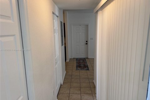 Townhouse in Miami Gardens, Florida 3 bedrooms, 131.92 sq.m. № 1389937 - photo 7