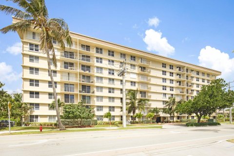 Condo in Pompano Beach, Florida, 2 bedrooms  № 1159880 - photo 8