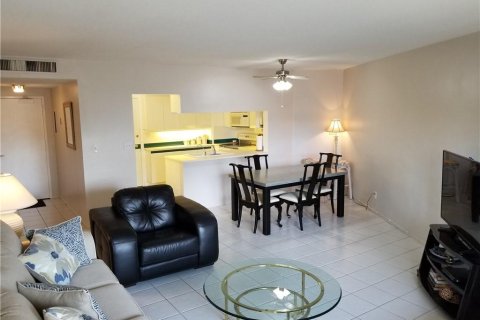 Condo in Fort Lauderdale, Florida, 1 bedroom  № 1159989 - photo 17