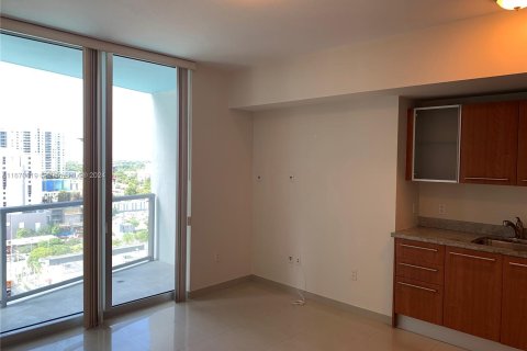 Condominio en alquiler en Miami, Florida, 41.9 m2 № 1398411 - foto 11