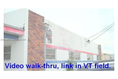 Propiedad comercial en venta en Hialeah, Florida № 1398373 - foto 1