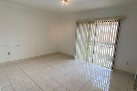 Copropriété à vendre à Hialeah, Floride: 1 chambre, 49.05 m2 № 1398374 - photo 11