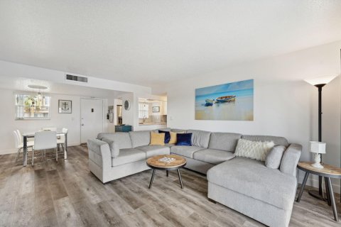 Condominio en venta en Palm Springs, Florida, 2 dormitorios, 92.34 m2 № 1092375 - foto 25