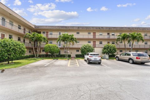 Condominio en venta en Palm Springs, Florida, 2 dormitorios, 92.34 m2 № 1092375 - foto 3