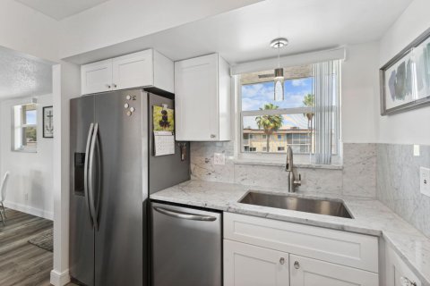 Condominio en venta en Palm Springs, Florida, 2 dormitorios, 92.34 m2 № 1092375 - foto 20