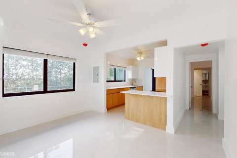 Casa en venta en Miami, Florida, 4 dormitorios, 239.5 m2 № 1375369 - foto 8