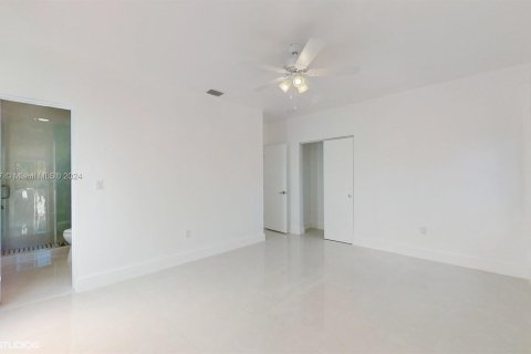 Villa ou maison à vendre à Miami, Floride: 4 chambres, 239.5 m2 № 1375369 - photo 26