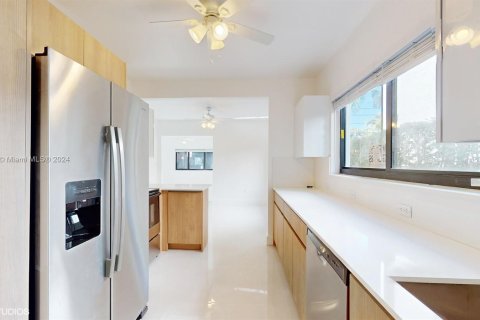 Casa en venta en Miami, Florida, 4 dormitorios, 239.5 m2 № 1375369 - foto 7