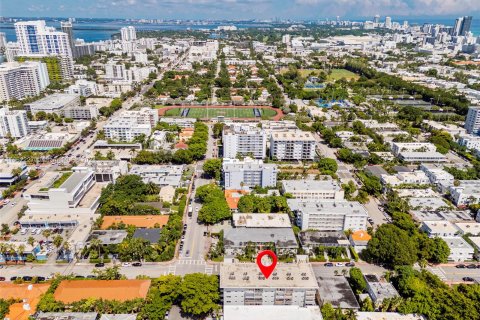 Condo in Miami Beach, Florida, 1 bedroom  № 1375371 - photo 28