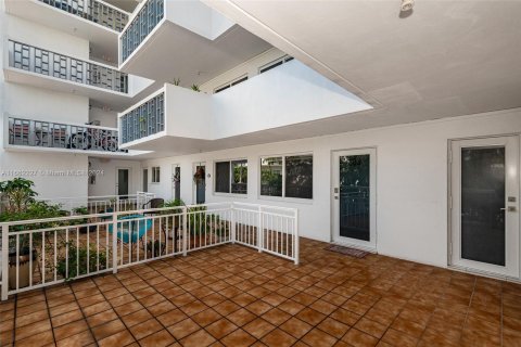 Condo in Miami Beach, Florida, 1 bedroom  № 1375371 - photo 5